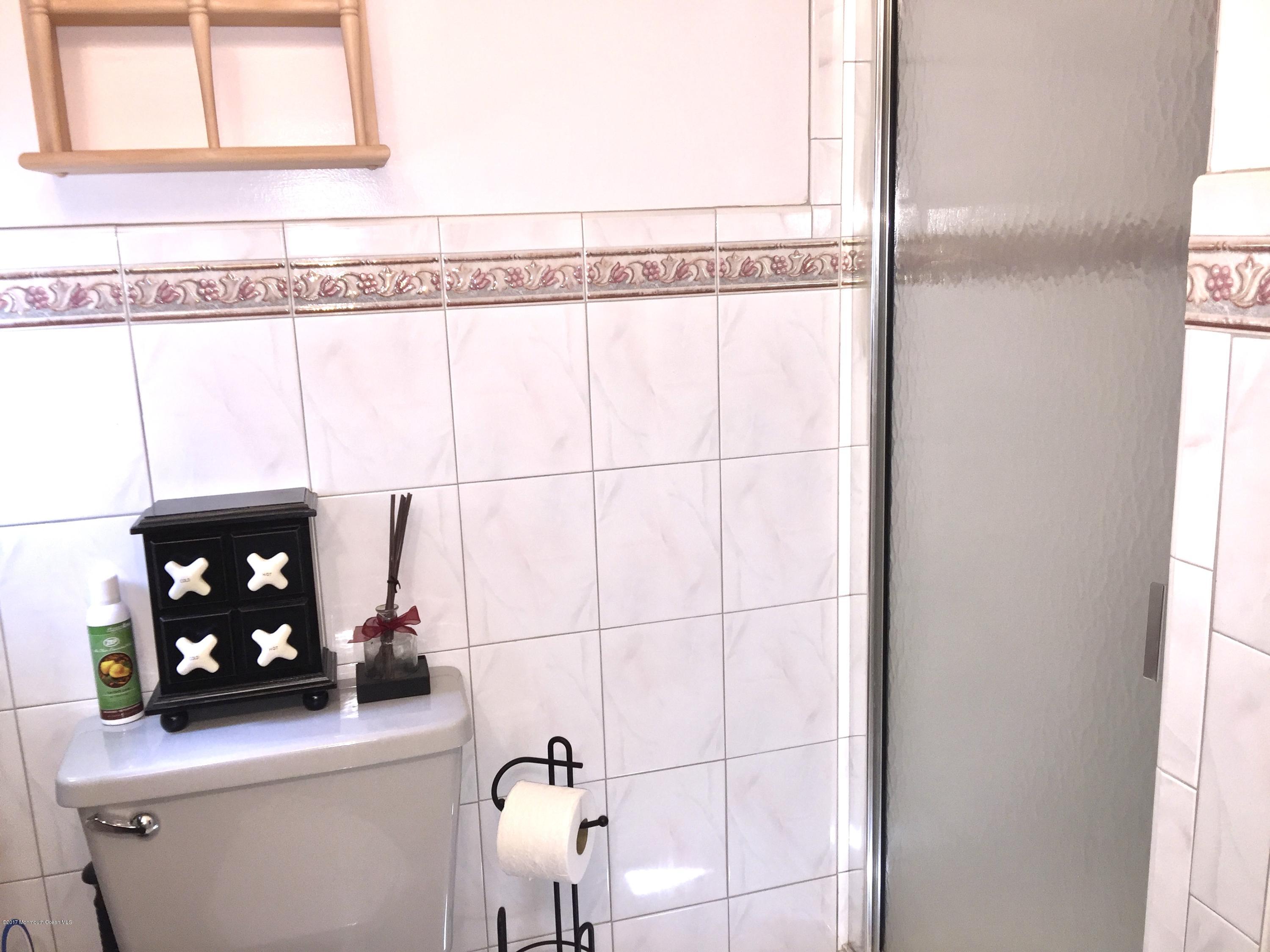 29 Bittner Road Perrineville, NJ 08535 - Photo 30 of 40 Master Bathroom