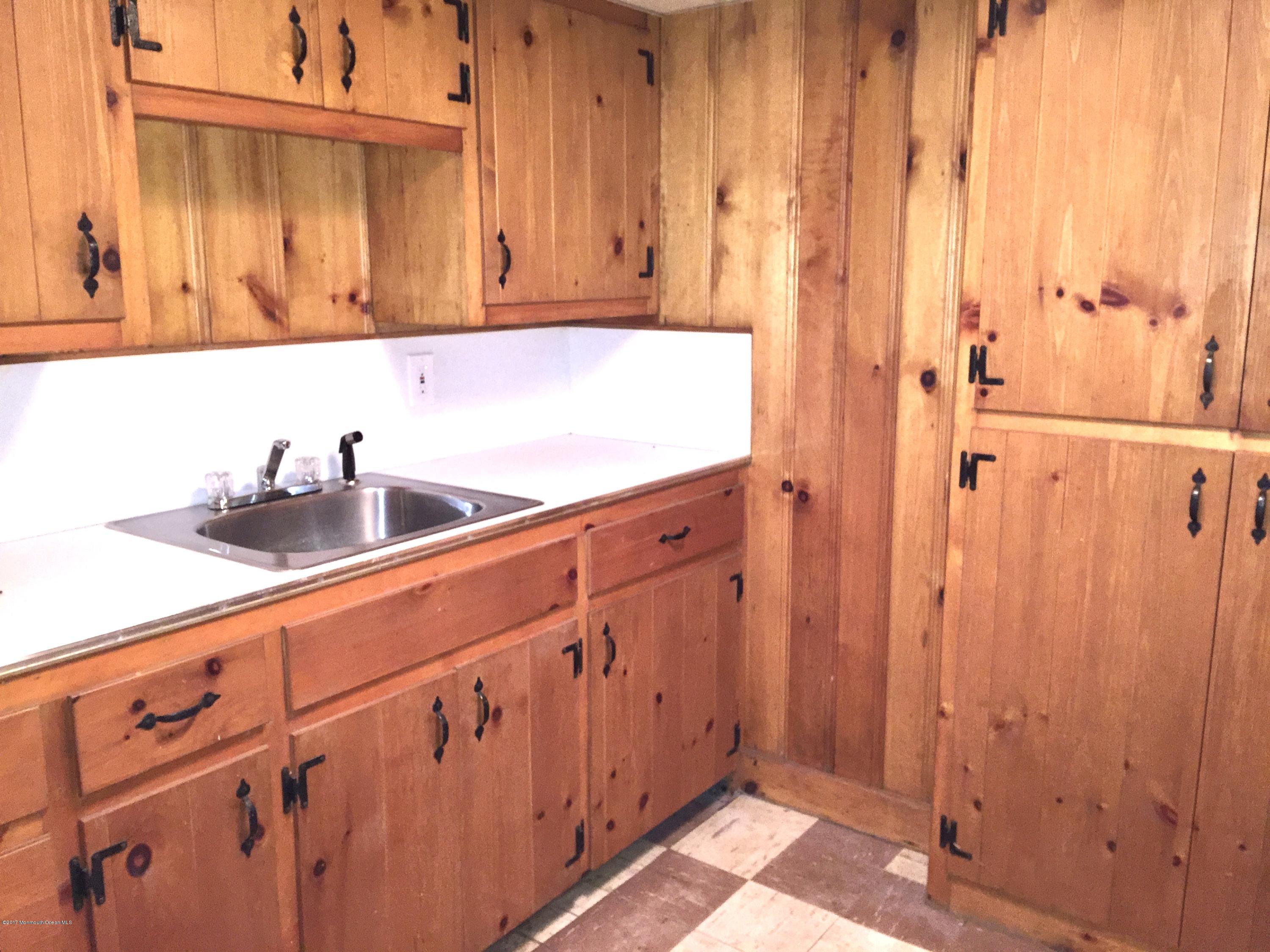 29 Bittner Road Perrineville, NJ 08535 - Photo 34 of 40 Basement Kitchen Area