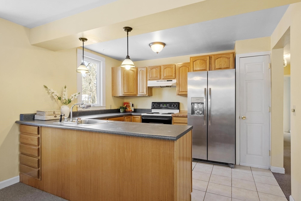 8 Woodchuck Hill Road Harvard, MA 01451 - Photo 13 of 36