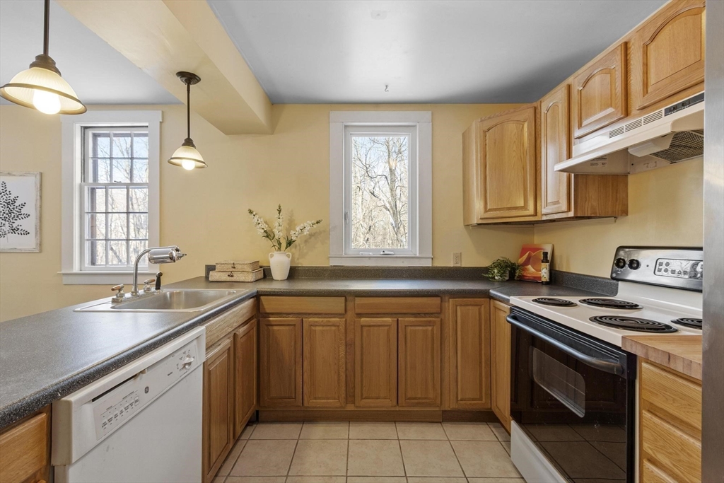 8 Woodchuck Hill Road Harvard, MA 01451 - Photo 15 of 36
