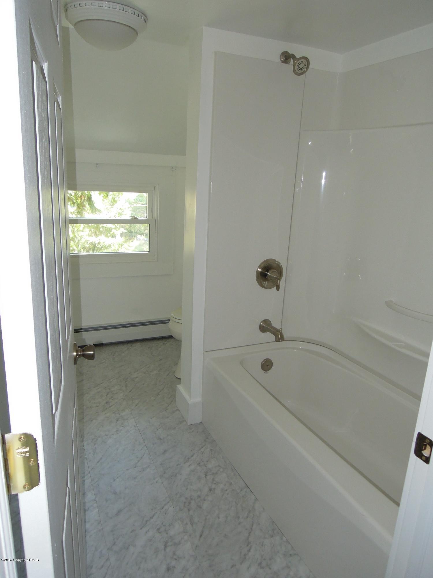 217 Lower Swiftwater Road Cresco, PA 18326 - Photo 11 of 21 Main Bath