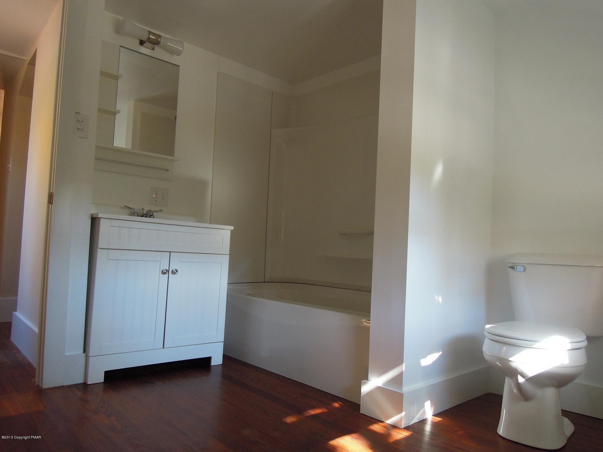 217 Lower Swiftwater Road Cresco, PA 18326 - Photo 8 of 21 masterbath