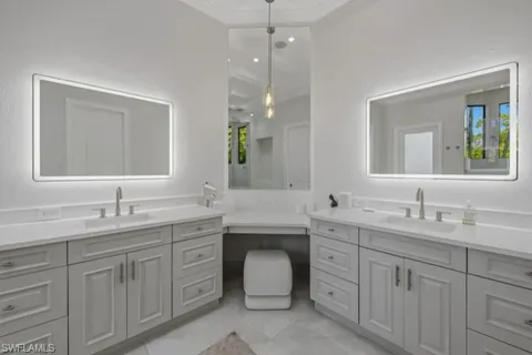 $5,495,000 | 707 Hickory Road, Naples, FL 34108