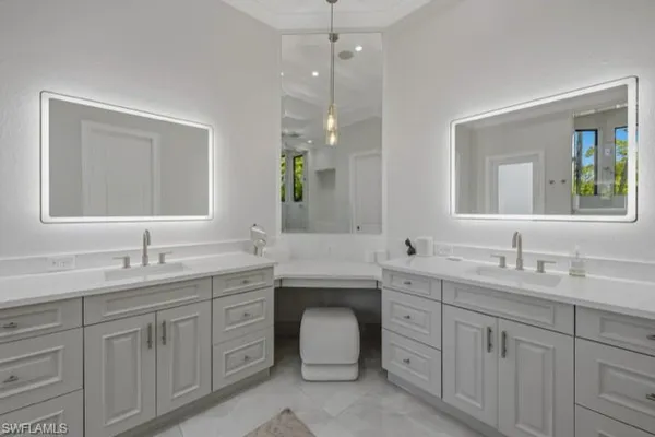 $5,495,000 | 707 Hickory Road, Naples, FL 34108