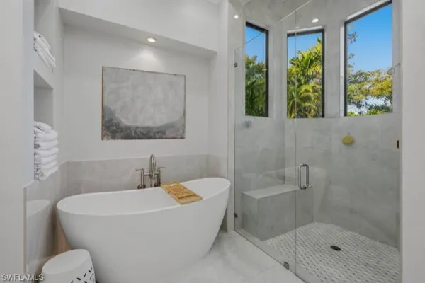 $5,495,000 | 707 Hickory Road, Naples, FL 34108