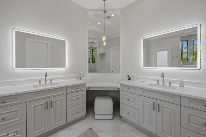 707 Hickory Road Naples, FL 34108 - Photo 21 of 39