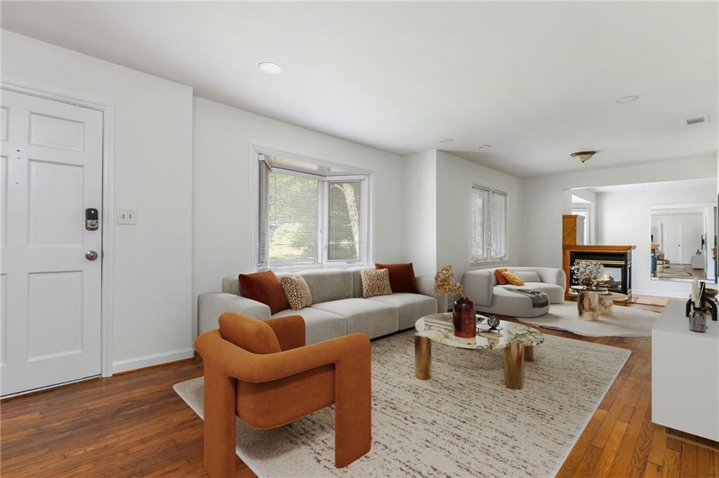 2347 Hunting Valley Drive Decatur, GA 30033 - Photo 3 of 19 Gallery Image 3