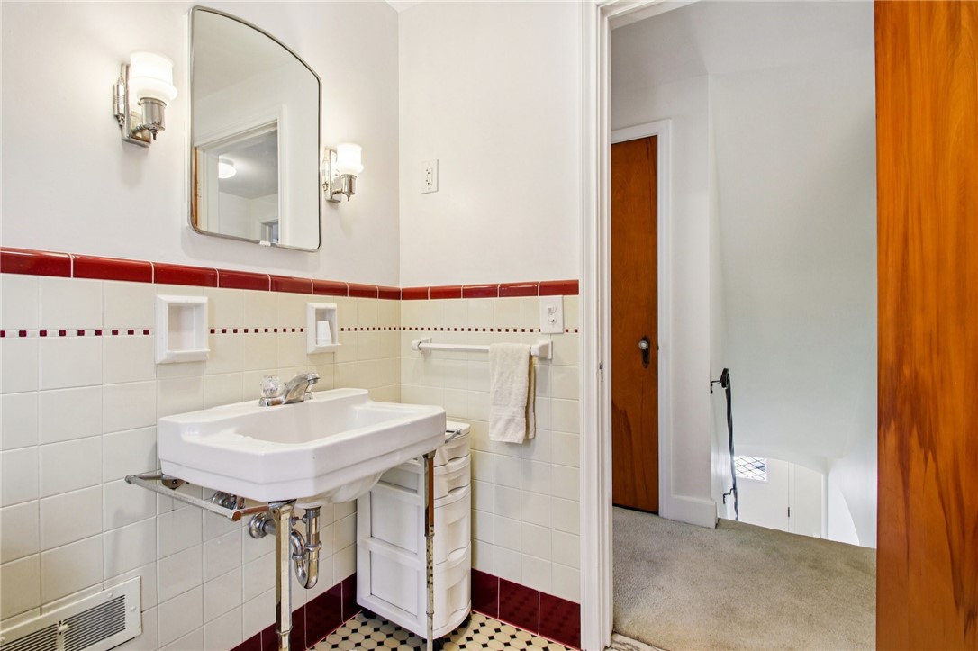 196 Belmeade Road Irondequoit, NY 14617 - Photo 30 of 49