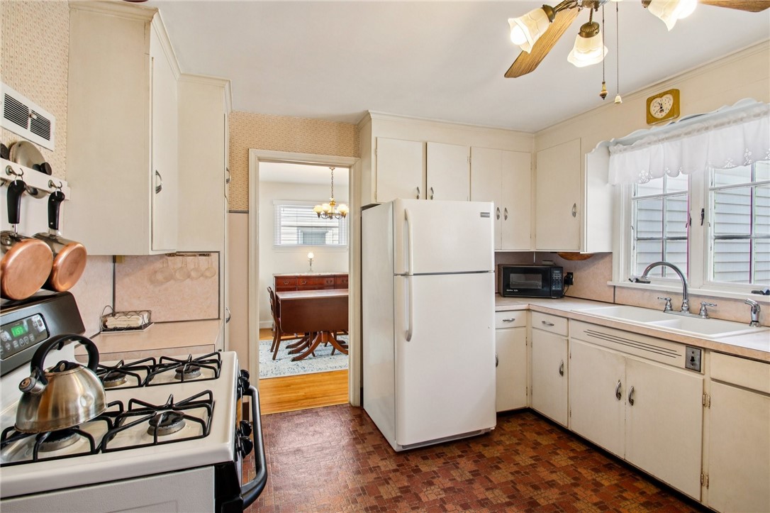 196 Belmeade Road Irondequoit, NY 14617 - Photo 6 of 49