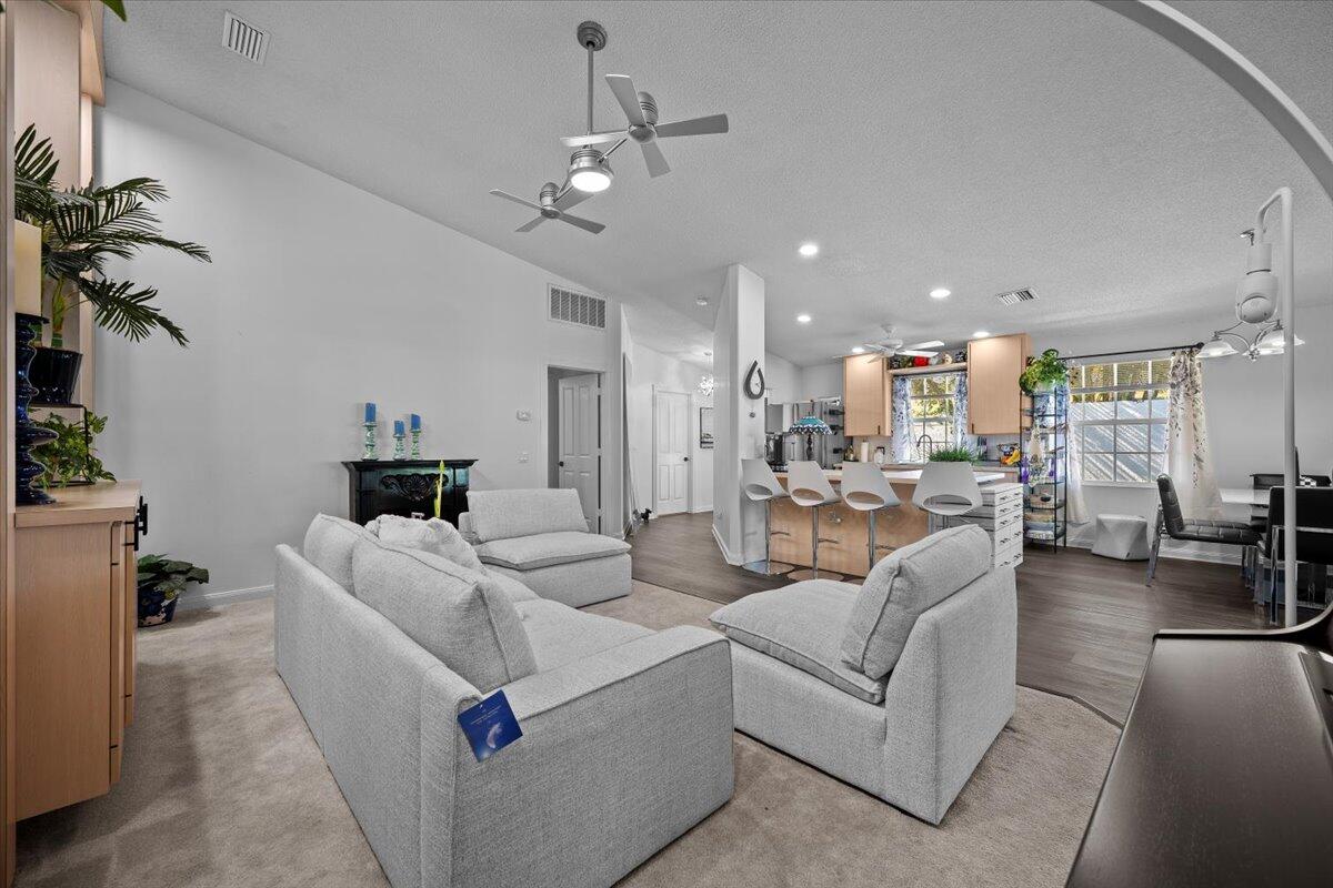 205 Brier Circle Jupiter, FL 33458 - Photo 8 of 41 09-LUX_4555