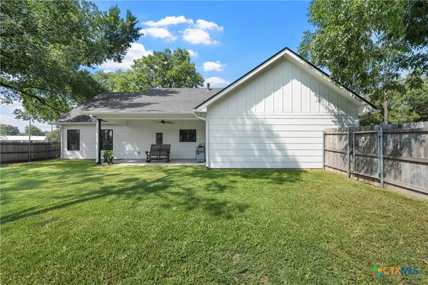 a view of outdoor space yard and front view of a house