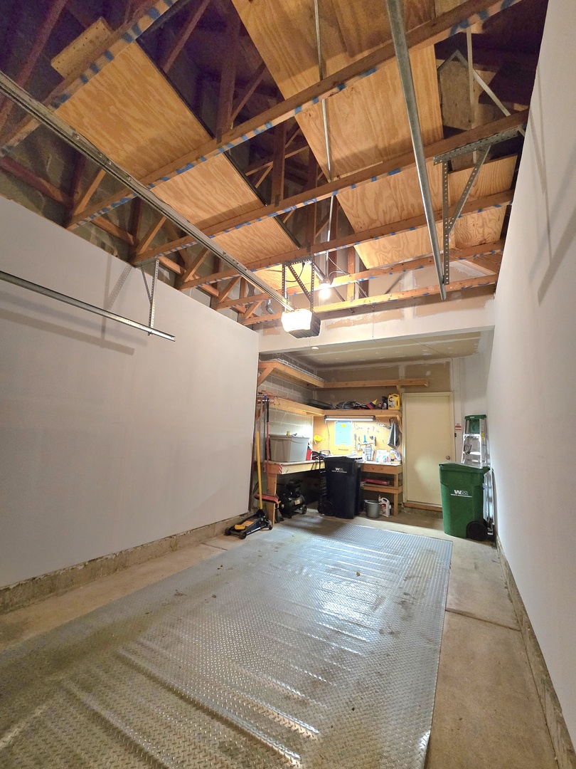 273 West 20th Street Lombard, IL 60148 - Photo 31 of 32 a view of garage with furniture