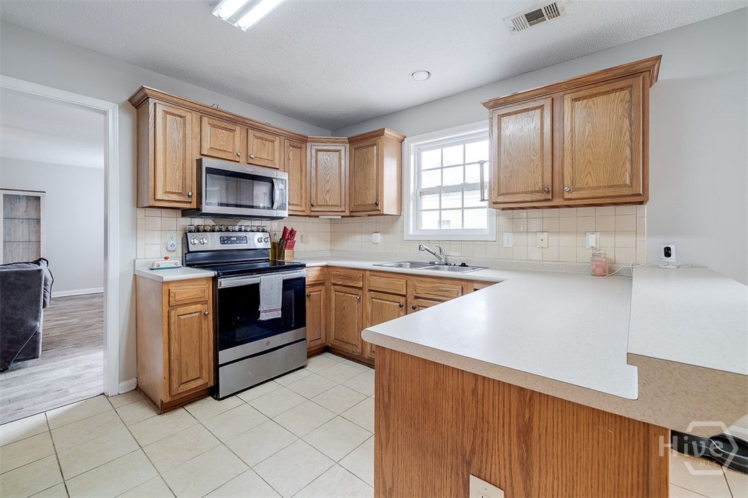 203 Haydon Court Rincon, GA 31326 - Photo 14 of 36 Photos were taken during the property’s previous listing in 2024 and may not reflect current conditions.