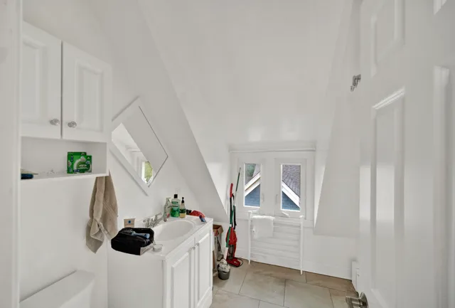 a view of entryway and hall