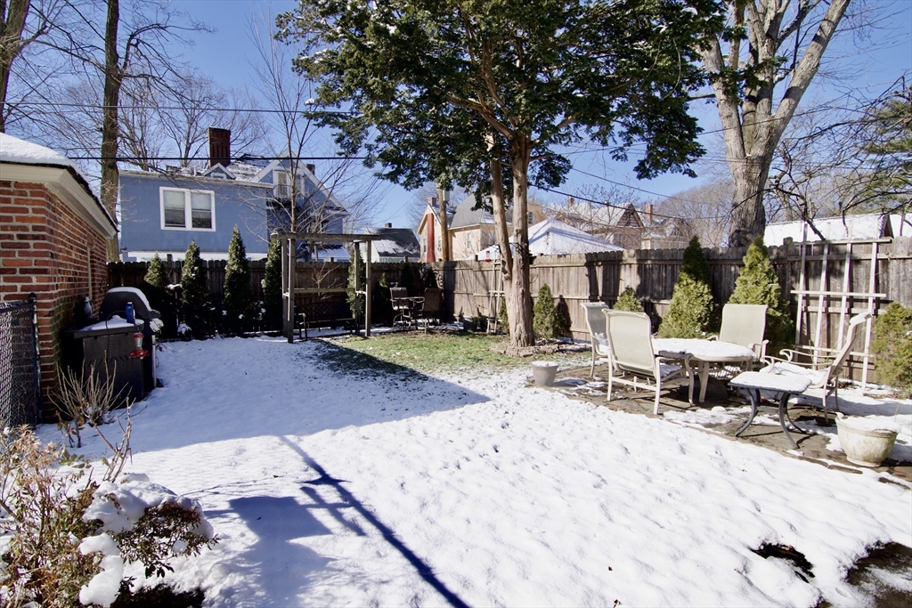 200 Florida Street Springfield, MA 01109 - Photo 4 of 41 Gallery Image 4