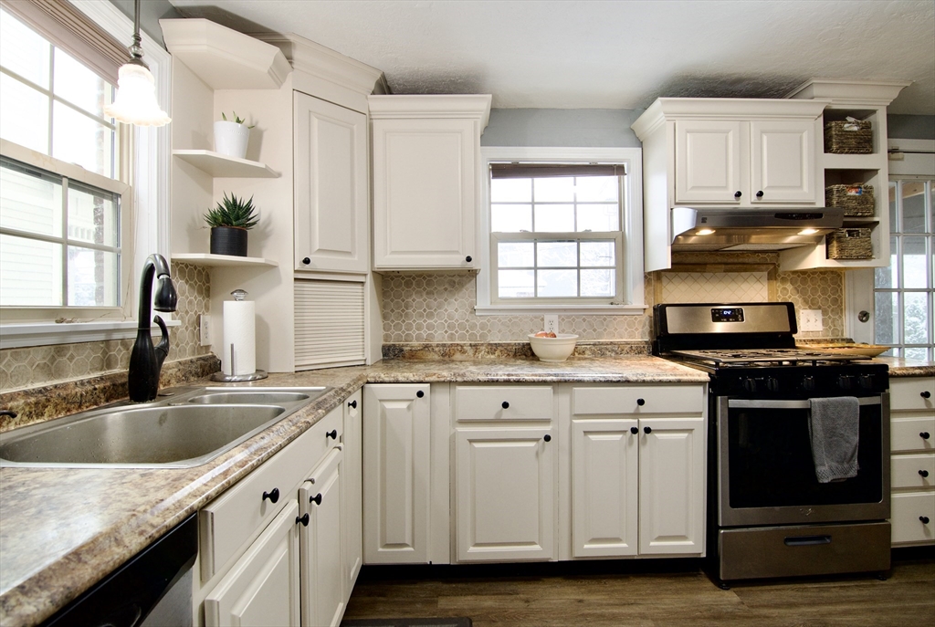 200 Florida Street Springfield, MA 01109 - Photo 5 of 41 Gallery Image 5