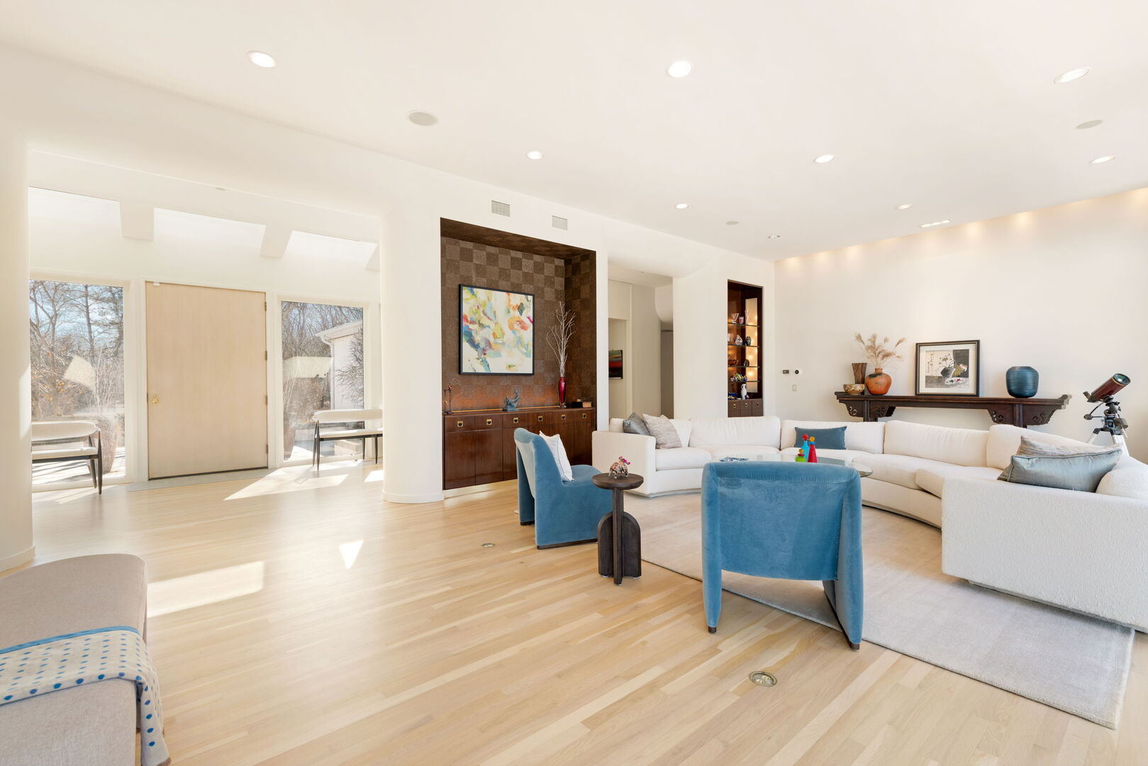 2705 Bentley Road Highland Park, IL 60035 - Photo 8 of 49 a living room with furniture and a wooden floor
