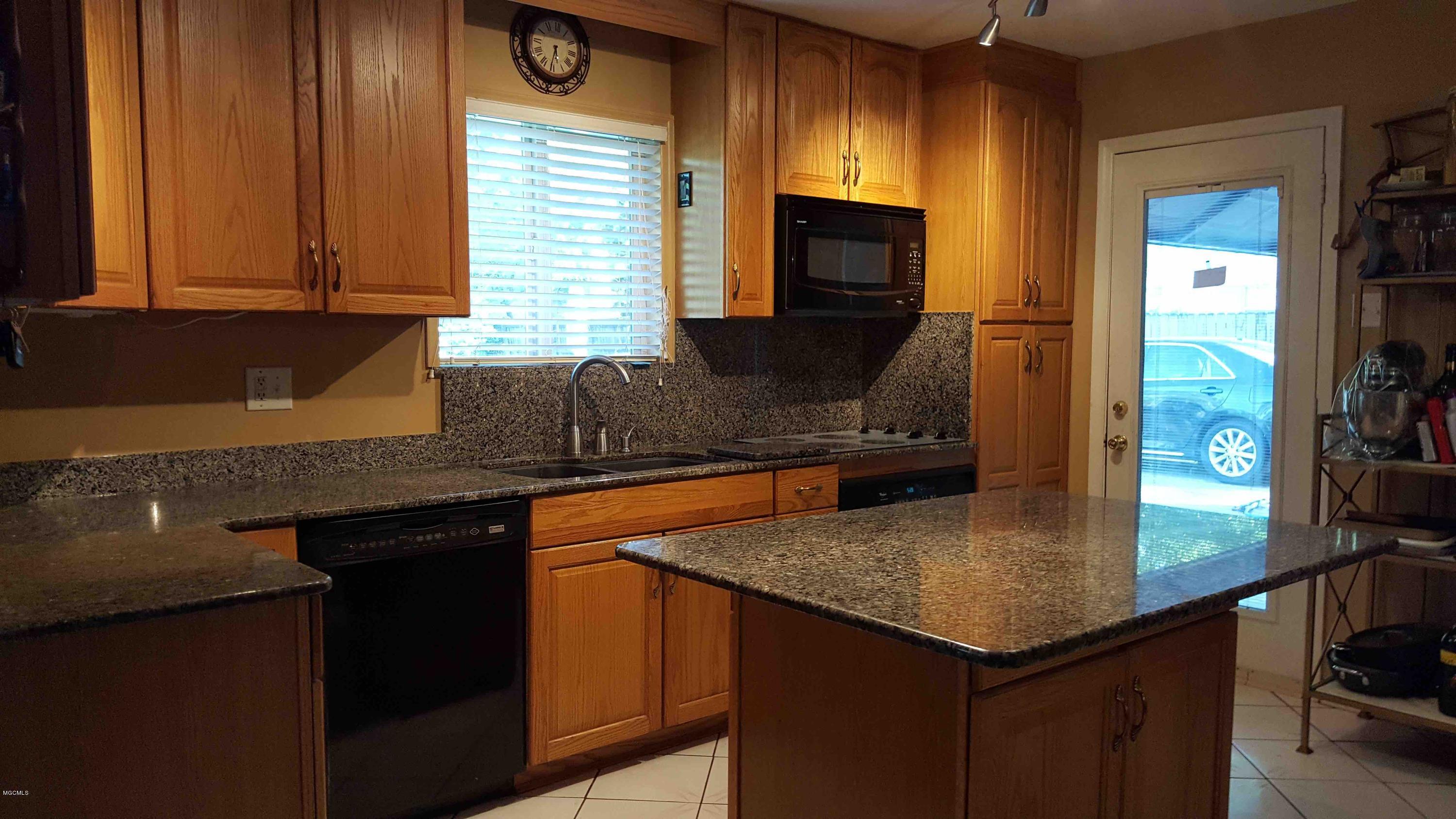 3766 Riverpine Drive Moss Point, MS 39563 - Photo 11 of 25 20160418_173332