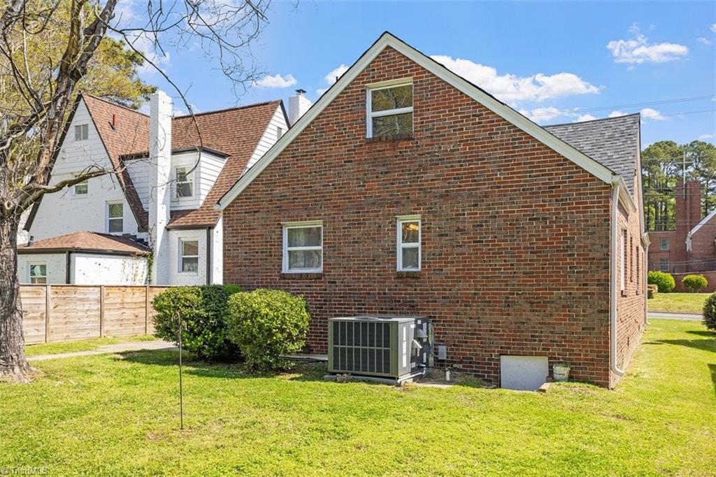 2705 North Roxboro Street Durham, NC 27704 - Photo 12 of 16 Gallery Image 12