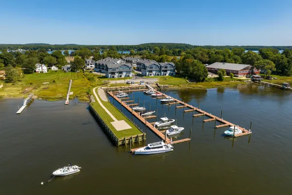 $1,250,000 | 18 Little Bay Drive, Dover, NH 03820