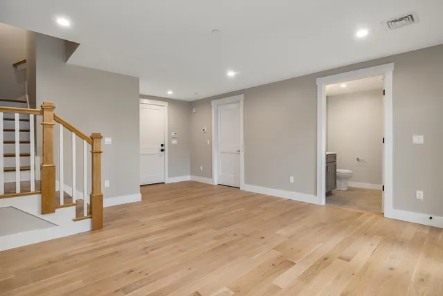 $1,250,000 | 18 Little Bay Drive, Dover, NH 03820