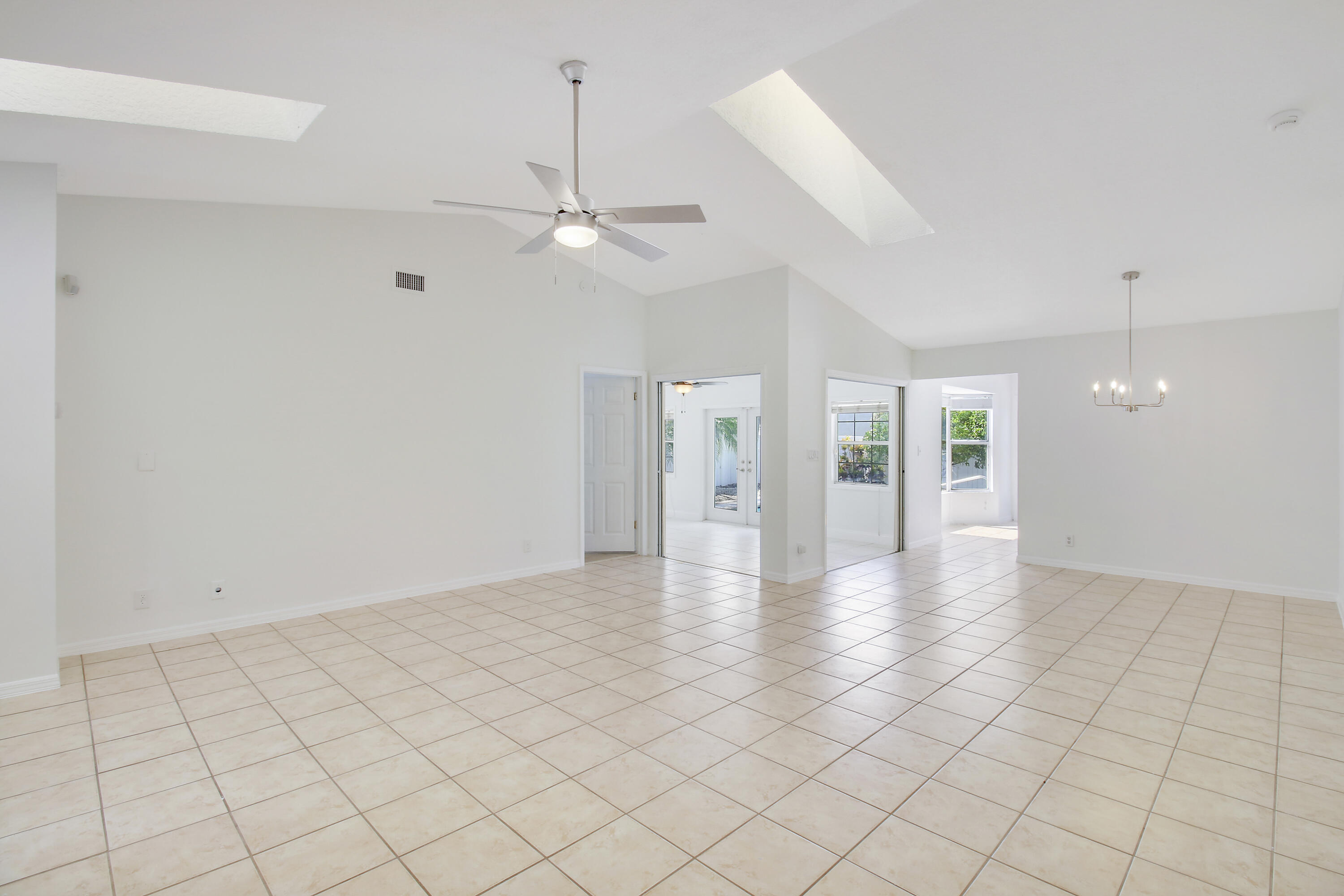 6118 Barbara Street Jupiter, FL 33458 - Photo 5 of 30 House-3