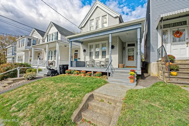 $239,000 | 12 Park View Court, Troy, NY 12180