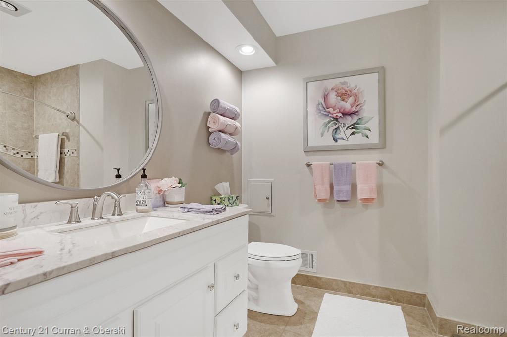 866 Green View Court, Unit 6 Rochester Hills, MI 48307 - Photo 40 of 64