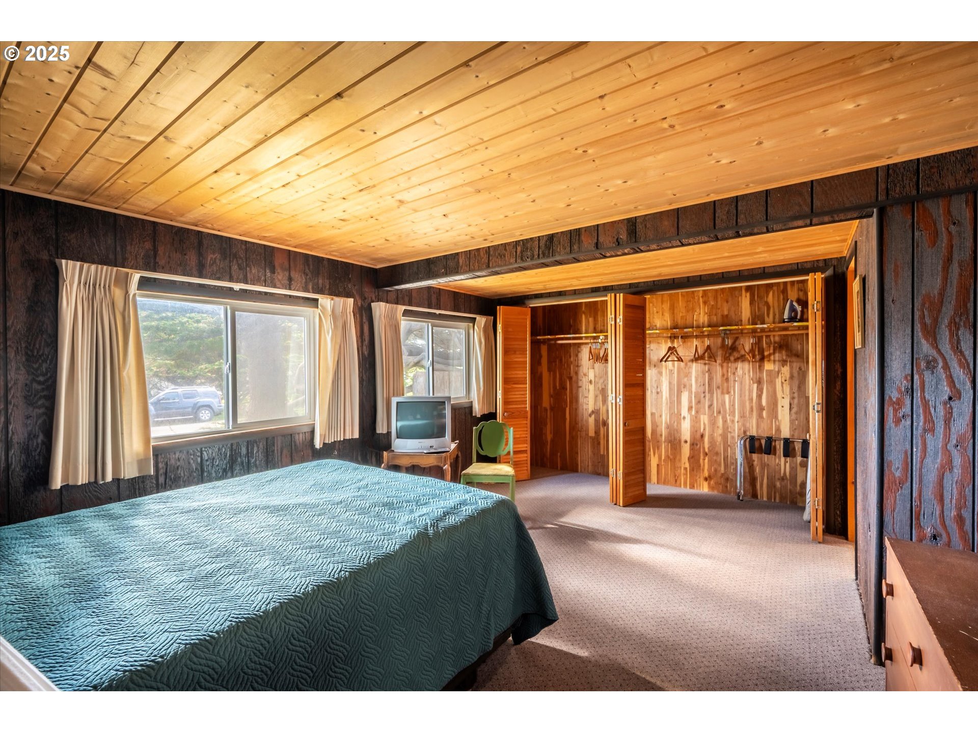 1920 Beach Loop Road Bandon, OR 97411 - Photo 15 of 34 Bedroom, Primary