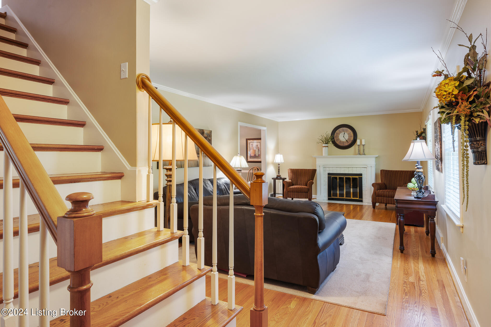 708 Indian Ridge Road Louisville, KY 40207 - Photo 7 of 53 Living Room