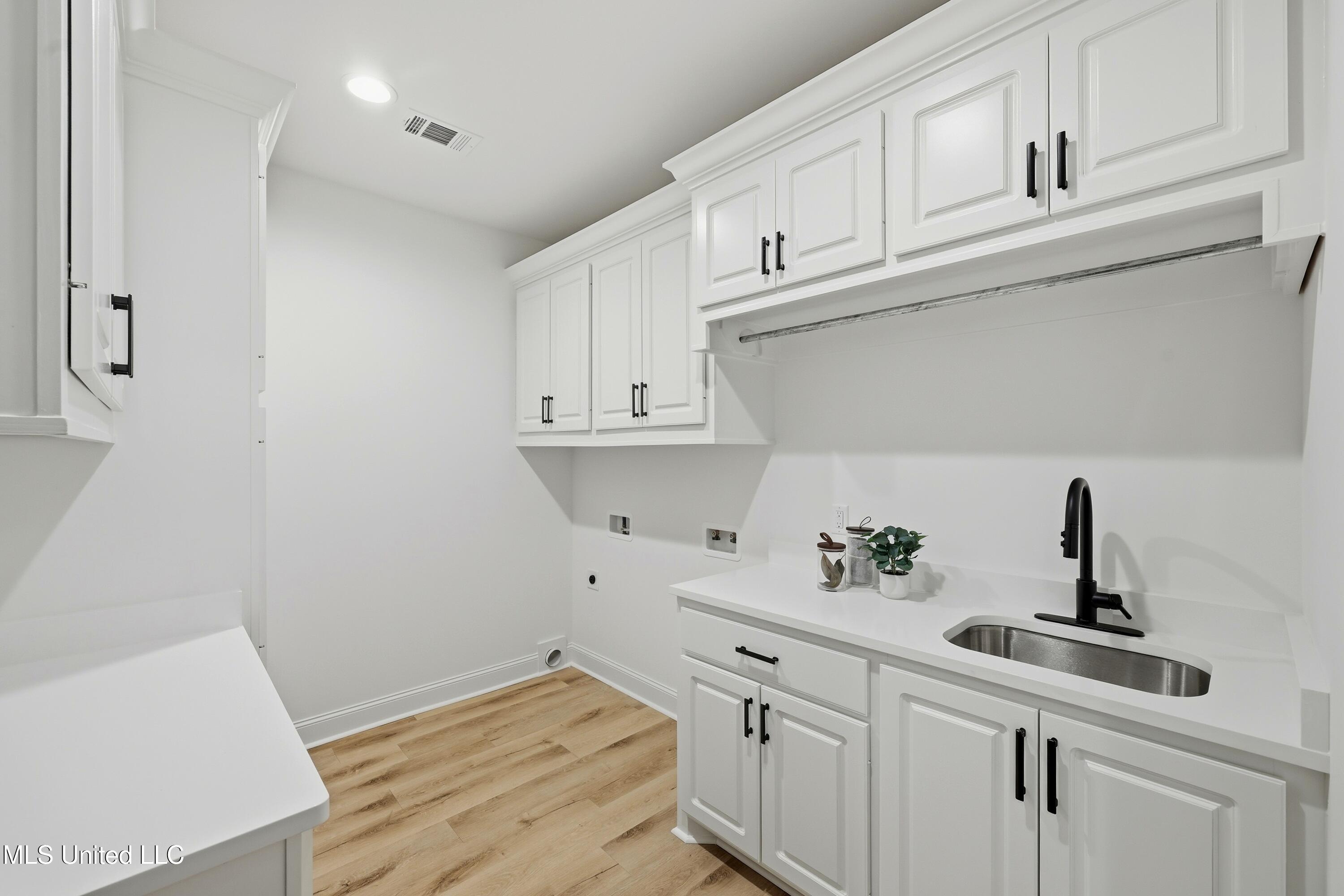 230 Bronson Bend Flowood, MS 39232 - Photo 17 of 36 230 Bronson Bend \ Home Tours MS (16)[12