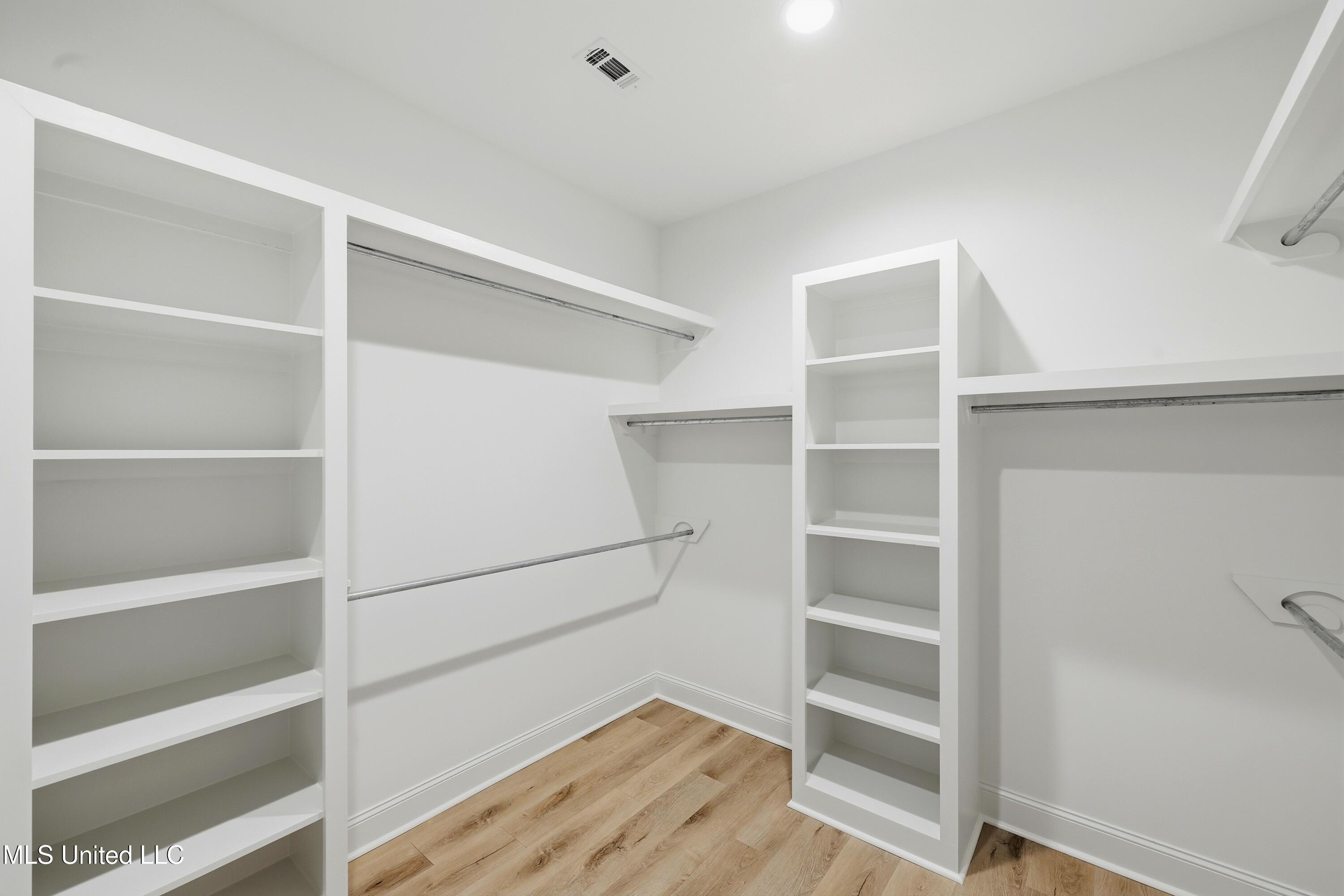 230 Bronson Bend Flowood, MS 39232 - Photo 24 of 36 230 Bronson Bend \ Home Tours MS (23)[12