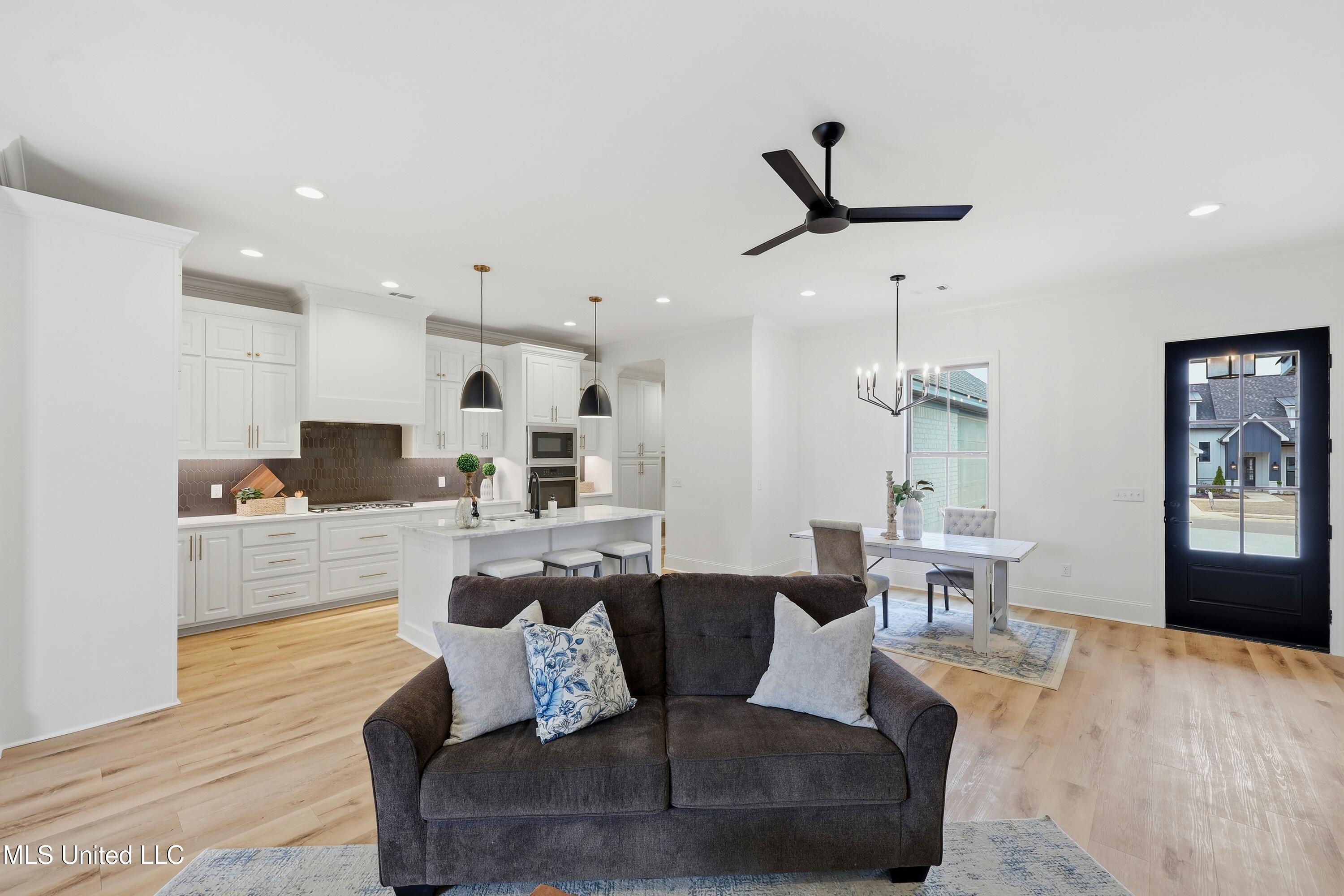 230 Bronson Bend Flowood, MS 39232 - Photo 8 of 36 230 Bronson Bend \ Home Tours MS (7)[128