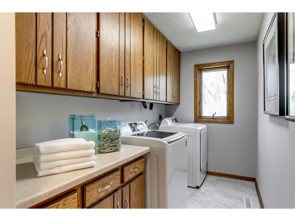 8529 Virginia Road Bloomington, MN 55438 - Photo 11 of 24