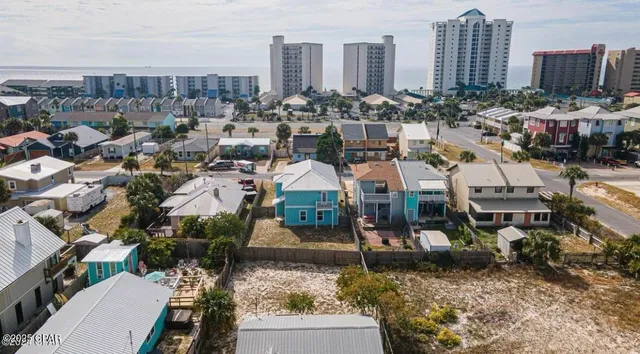 $2,900 | 6320 Beach Drive, Panama City, FL 32408