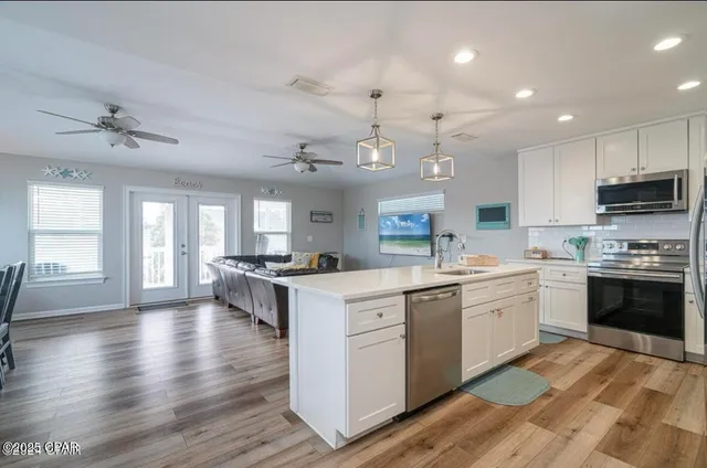 $2,900 | 6320 Beach Drive, Panama City, FL 32408