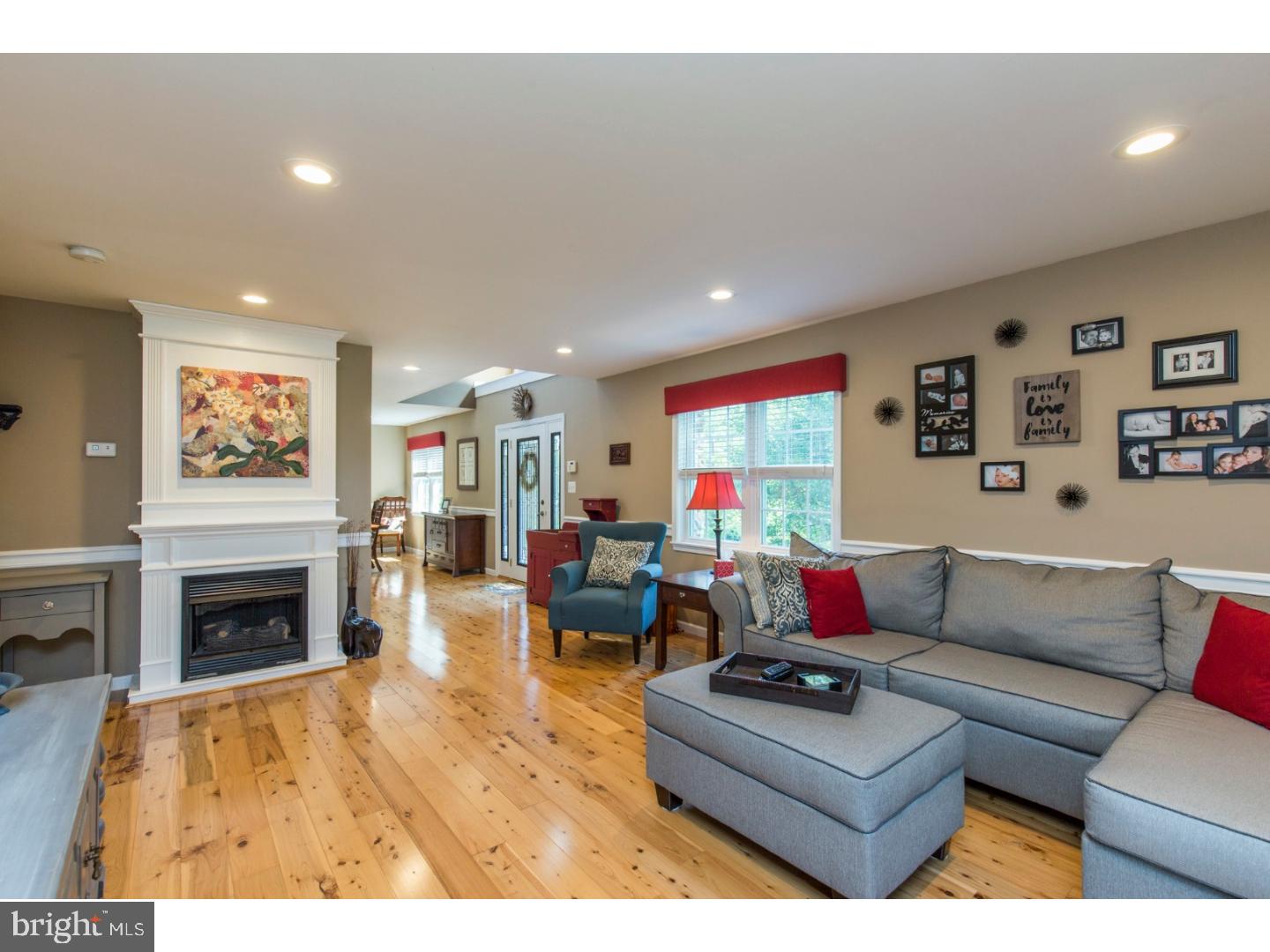 917 Laurel Road Coatesville, PA 19320 - Photo 2 of 25 Living Room