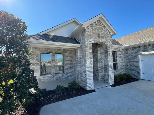 $2,995 | 115 Bowling Green Avenue, Red Oak, TX 75154