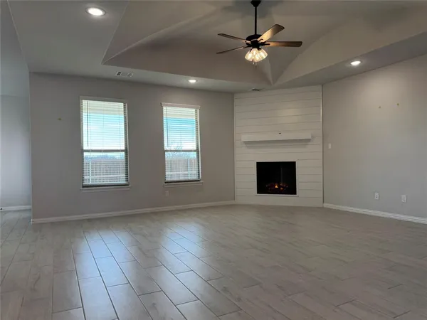 $2,995 | 115 Bowling Green Avenue, Red Oak, TX 75154