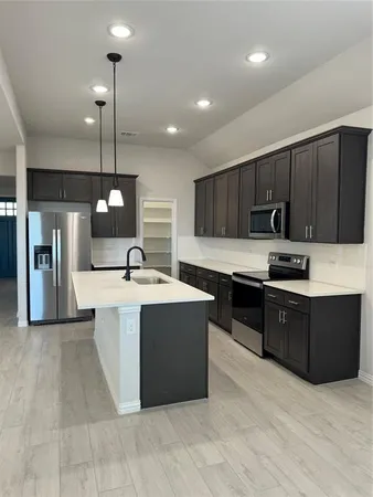 $2,995 | 115 Bowling Green Avenue, Red Oak, TX 75154