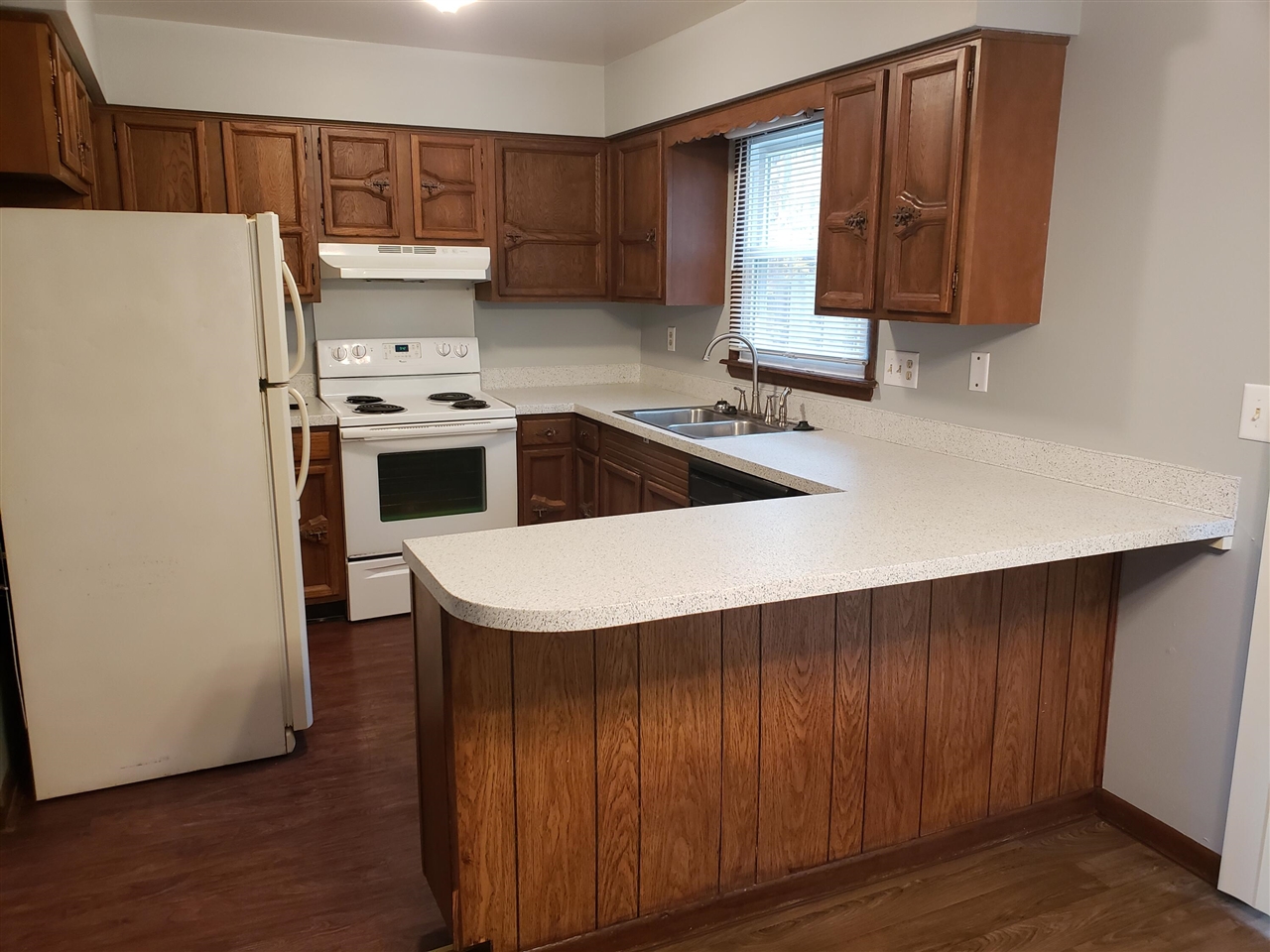 1391 South Center Road Saginaw, MI 48638 - Photo 2 of 12