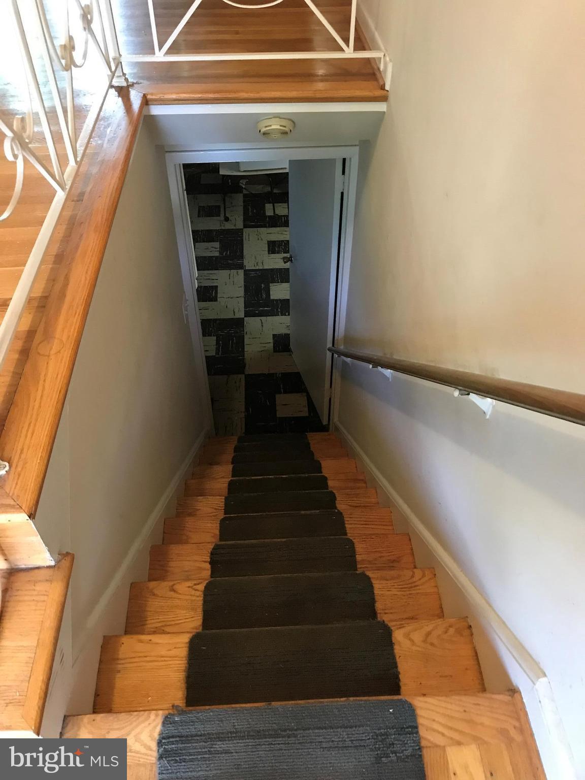 928 Ray Road Hyattsville, MD 20783 - Photo 18 of 27 Steps to basement