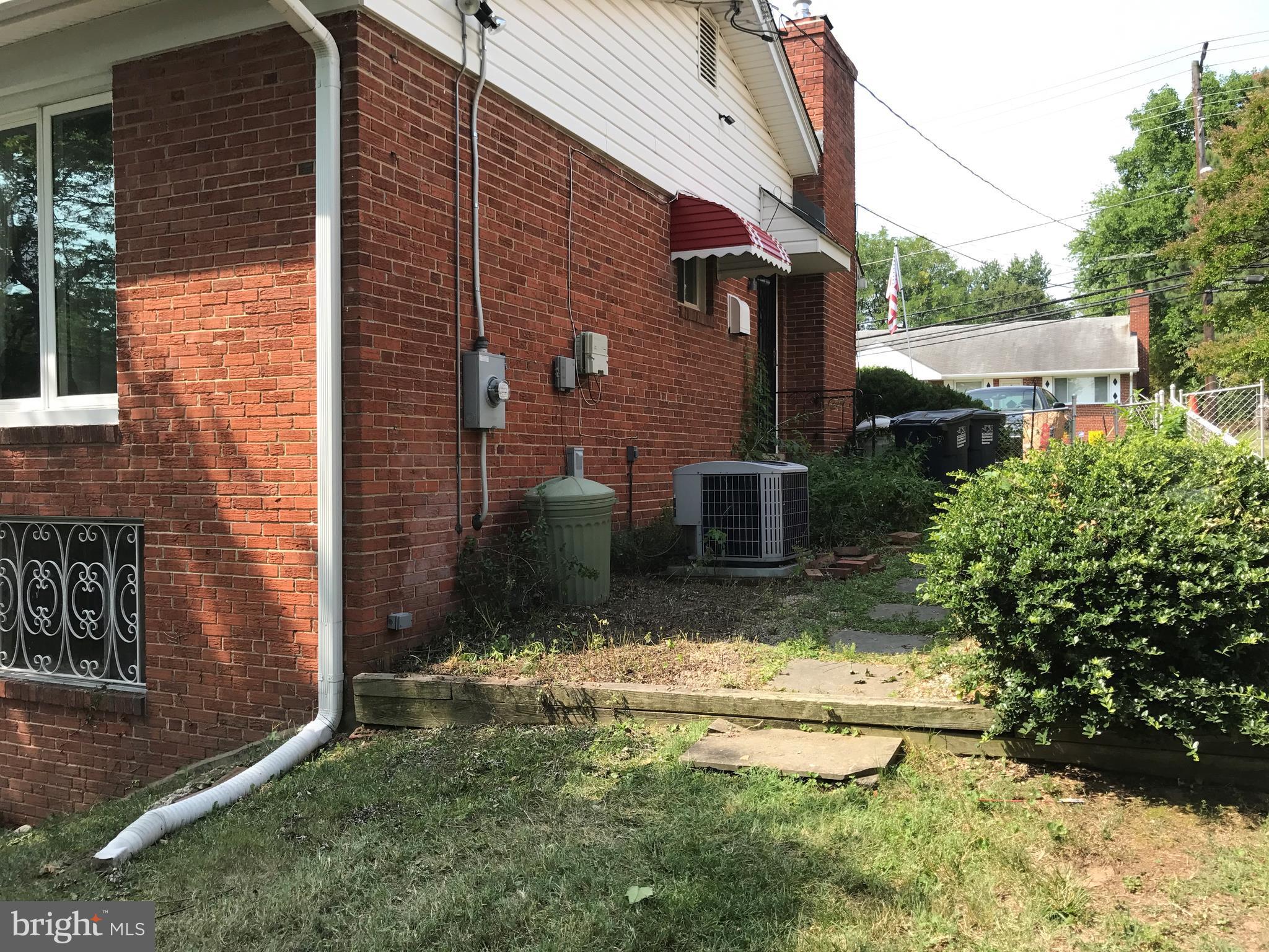 928 Ray Road Hyattsville, MD 20783 - Photo 25 of 27 Side Yard