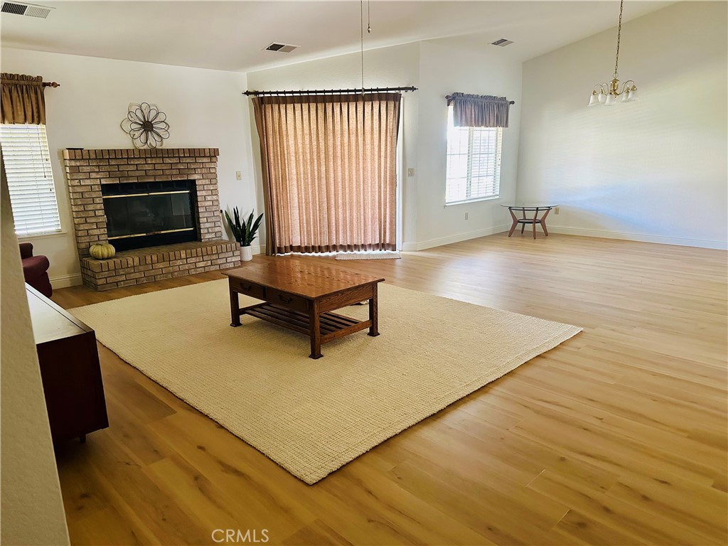 1033 Deerfield Court Merced, CA 95340 - Photo 6 of 30