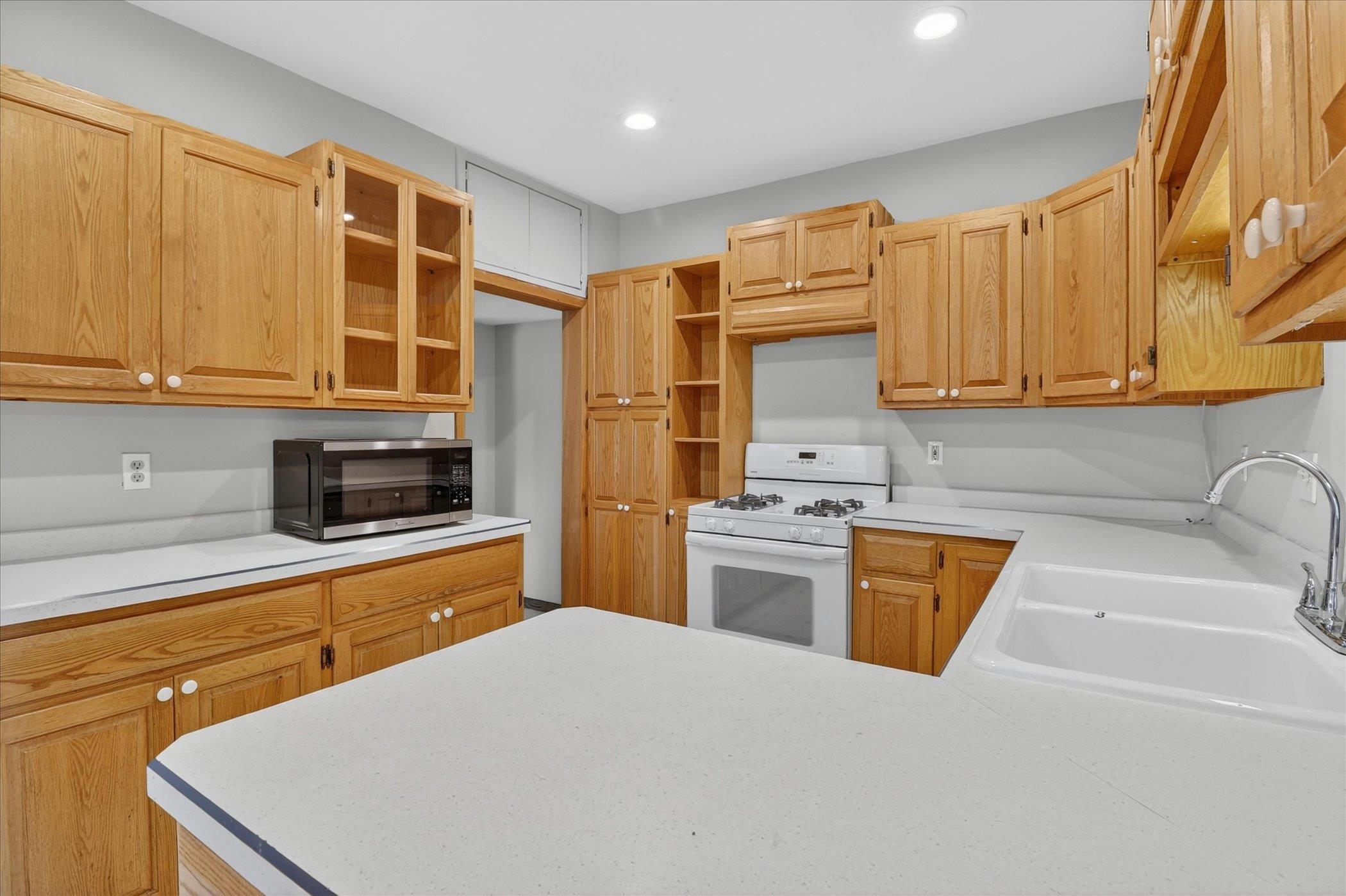 305 South John Paul Road Milton, WI 53563 - Photo 6 of 57