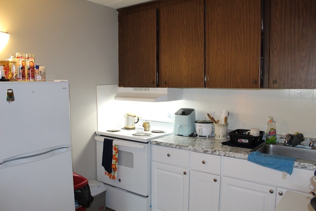 126 Beaver Street, Unit 2 Framingham, MA 01702 - Photo 4 of 11