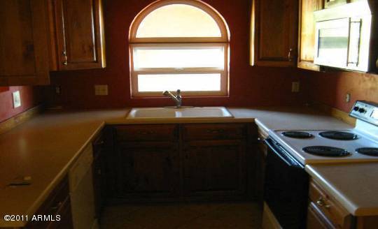 2885 East Campbell Road Gilbert, AZ 85234 - Photo 2 of 4 Kitchen