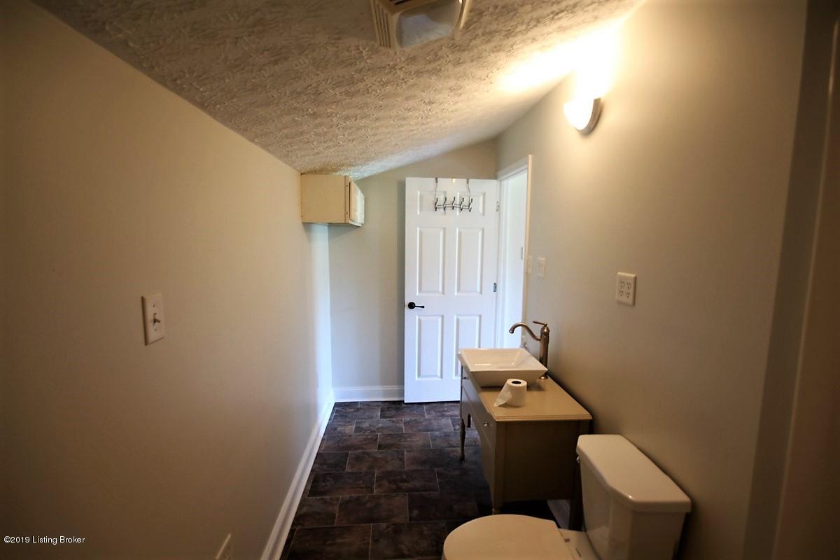 314 Green Meadows Road Leitchfield, KY 42754 - Photo 3 of 27 Bath 23