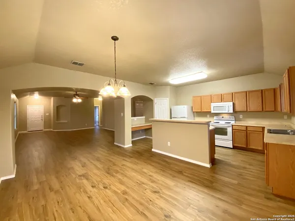 $1,950 | 12647 Point Summit, San Antonio, TX 78253