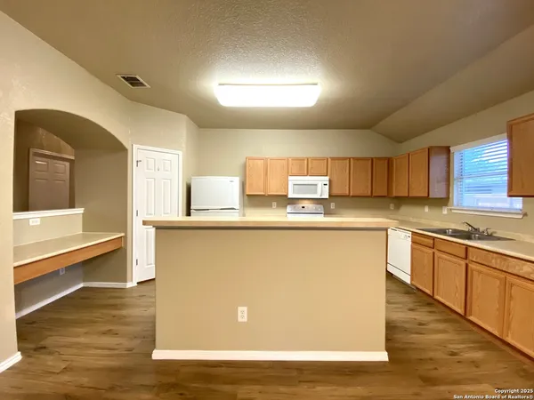 $1,950 | 12647 Point Summit, San Antonio, TX 78253